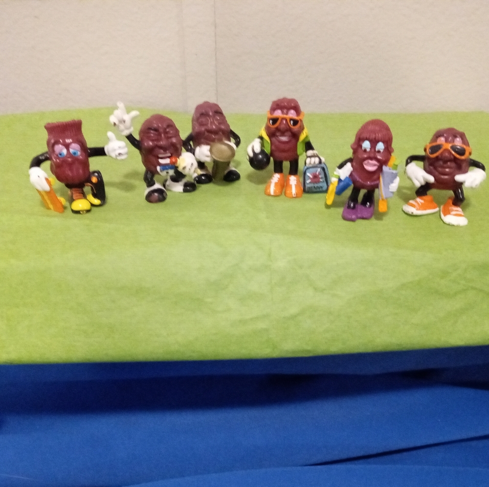 Collectable California Raisins. Just a group. In good condition
